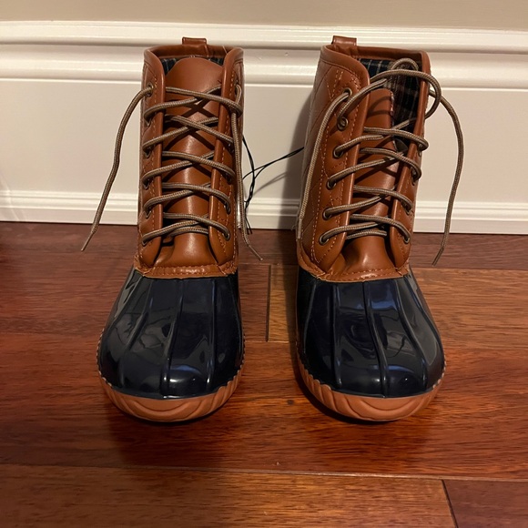 Boots - Picture 1 of 3